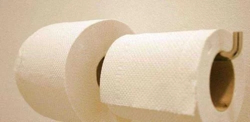 保定杠紙廠家問(wèn)：你還不知道“紙巾紙”與“衛(wèi)生紙”差到哪里了嗎？